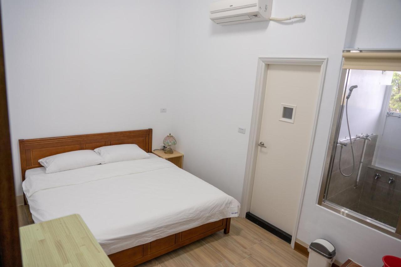 Golden Station Homestay T'ai-tung Extérieur photo